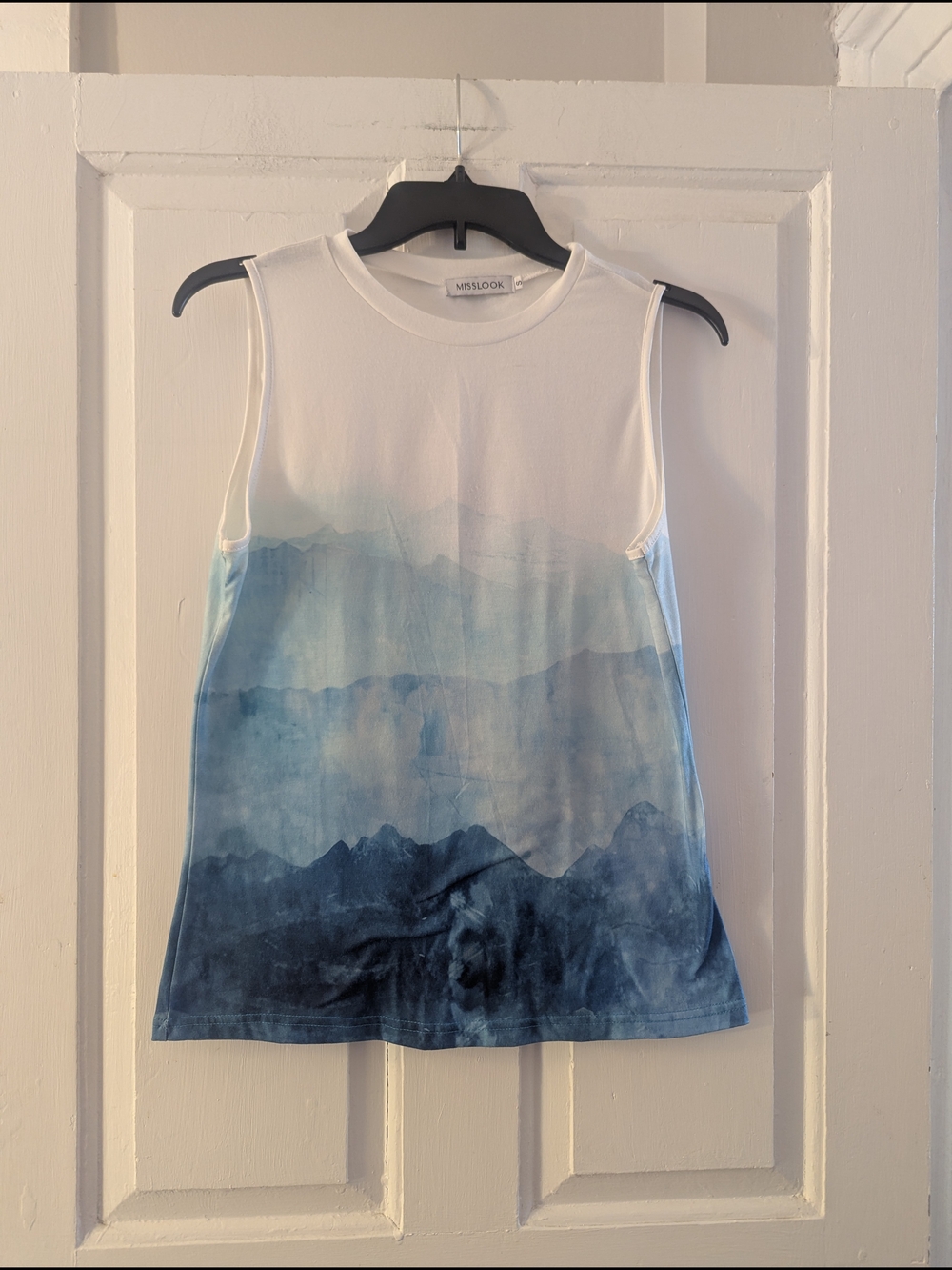 MISSLOOK White to Blue Gradient Mountain Print Sleeveless Tank